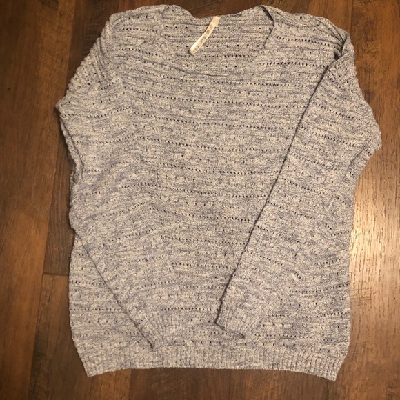 Leo & Nicole sweater - Picture 1 of 3